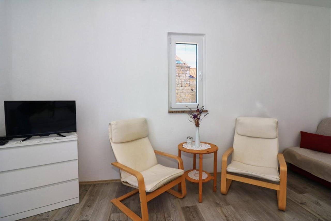 Apartmani Mikin Betina  Luaran gambar