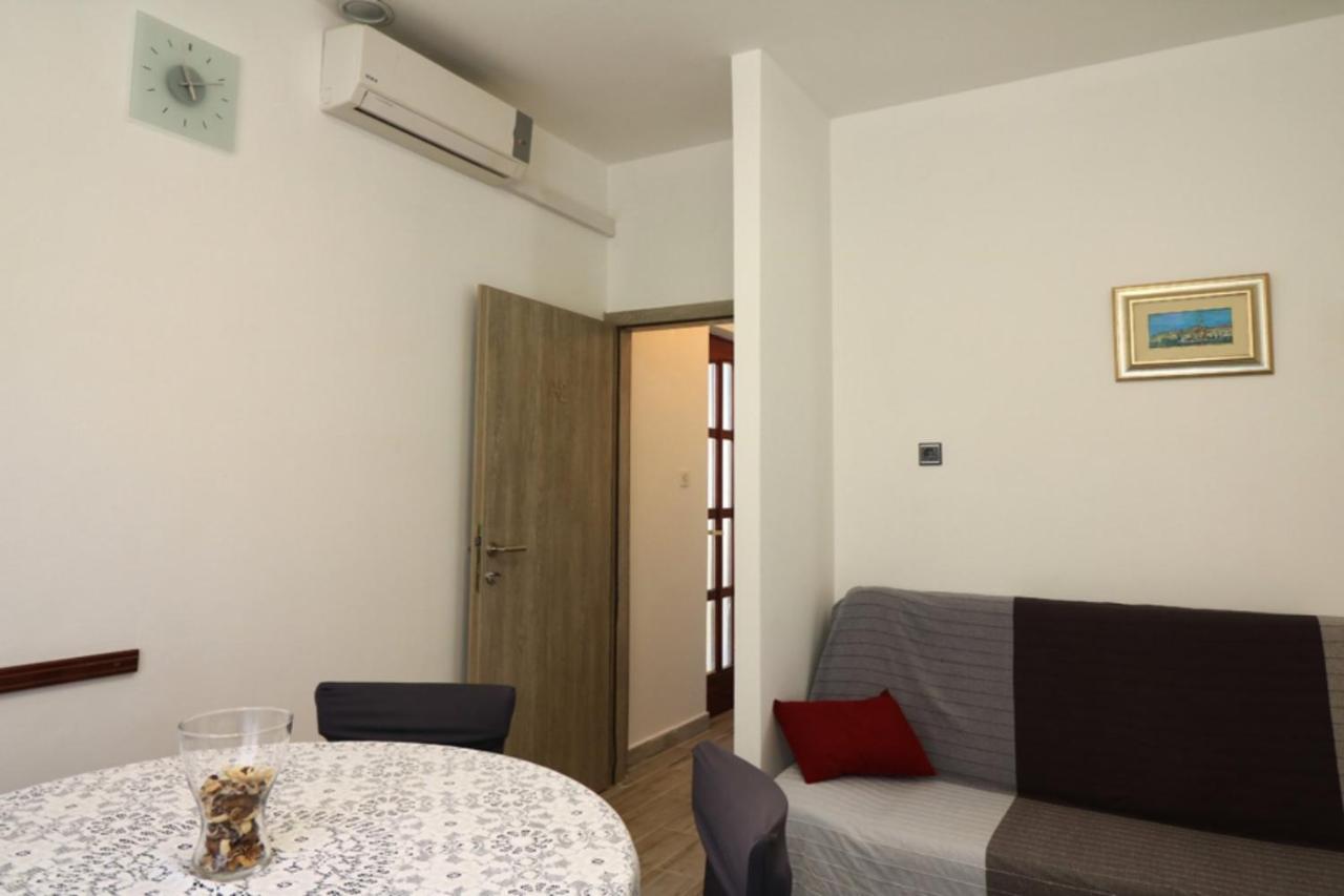 Apartmani Mikin Betina  Luaran gambar