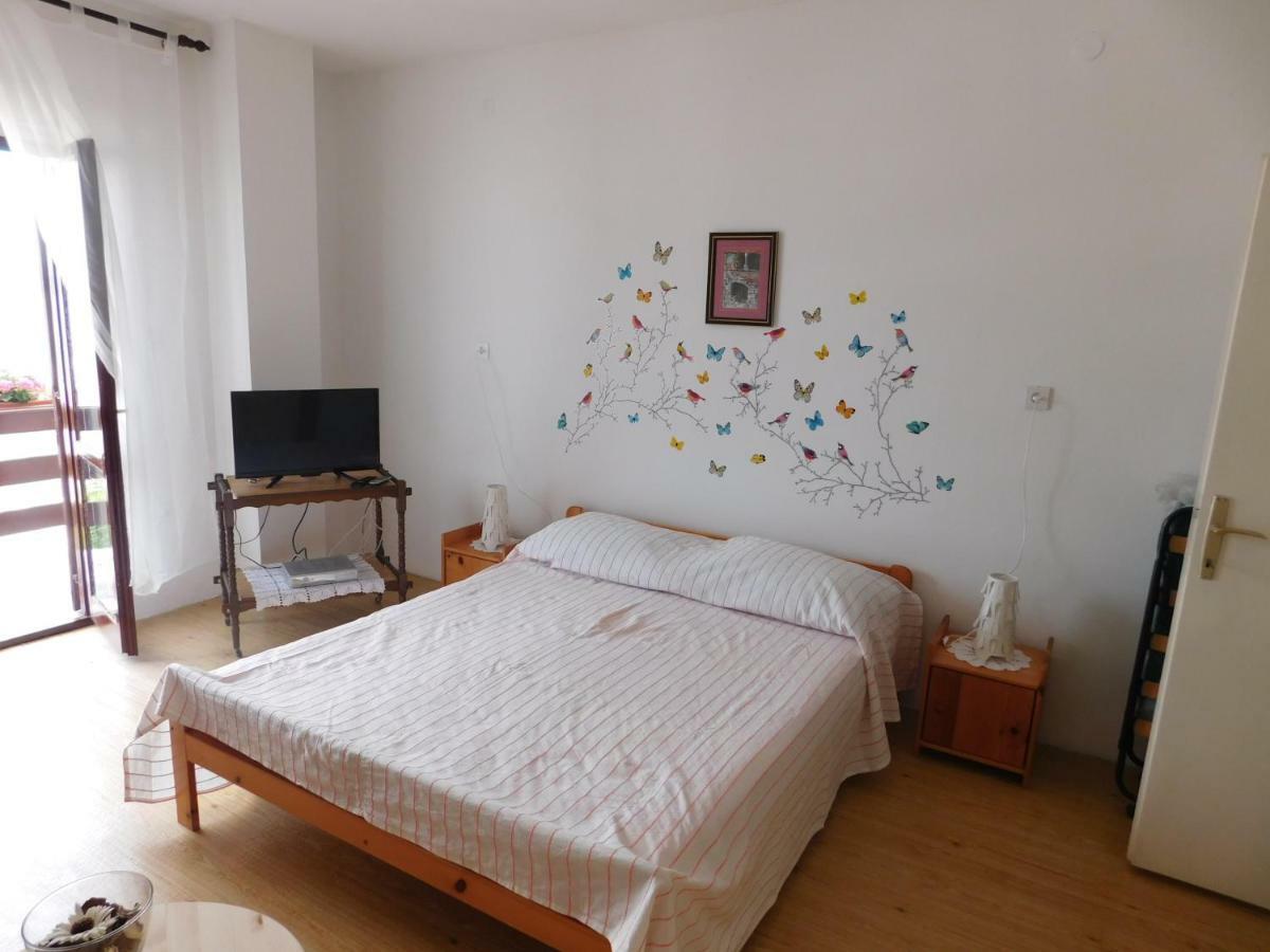 Apartmani Mikin Betina  Luaran gambar