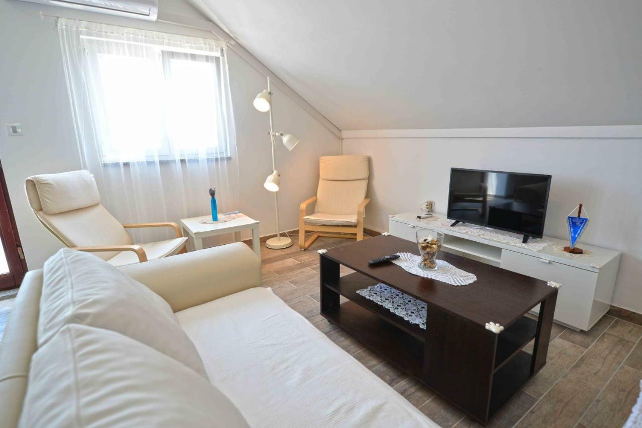 Apartmani Mikin Betina  Luaran gambar