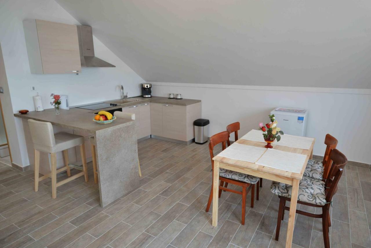 Apartmani Mikin Betina  Luaran gambar