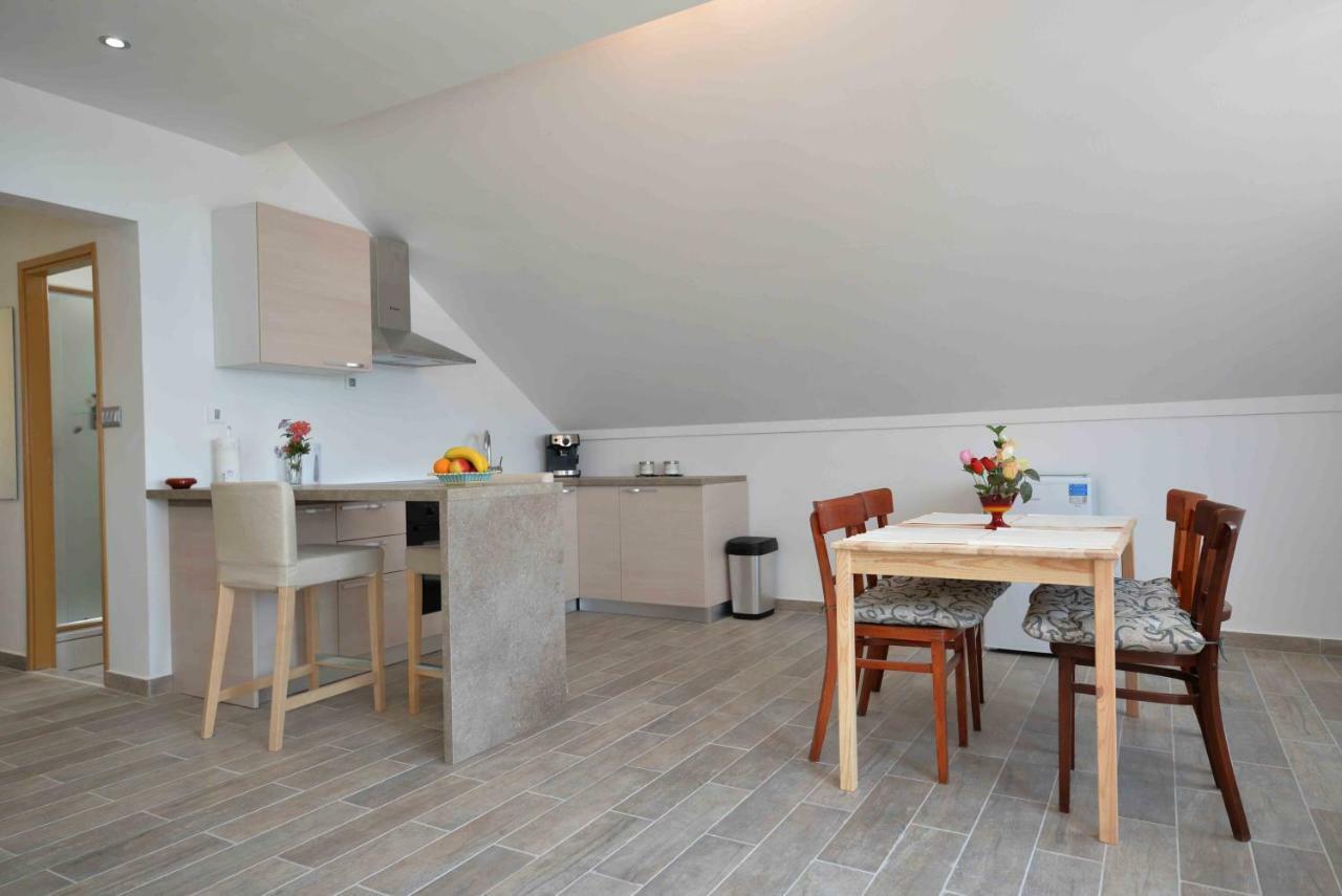 Apartmani Mikin Betina  Luaran gambar