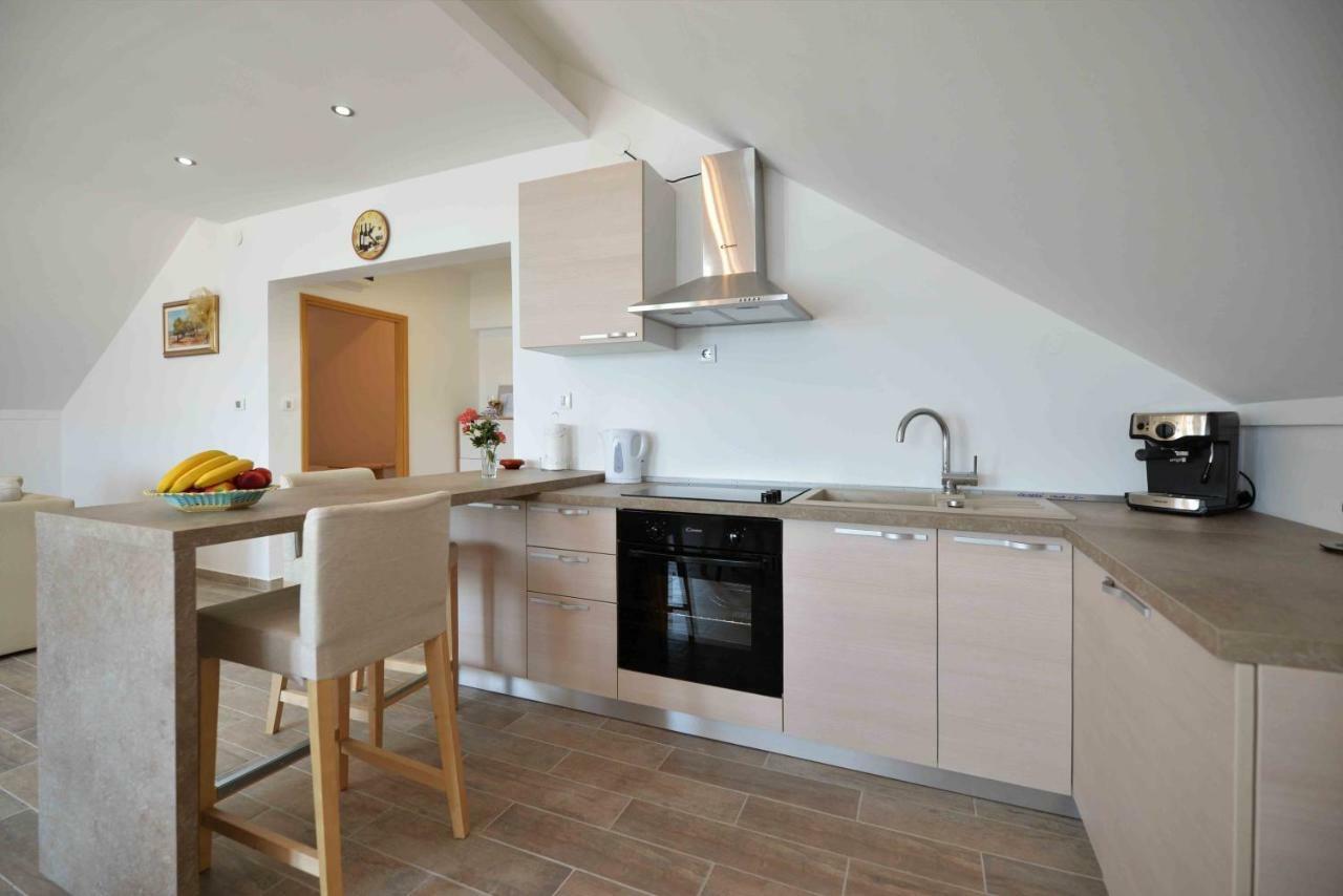 Apartmani Mikin Betina  Luaran gambar